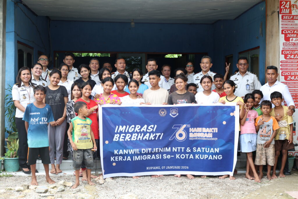 Bakti Sosial Kanwil Ditjen Imigrasi NTT dalam Rangka HBI