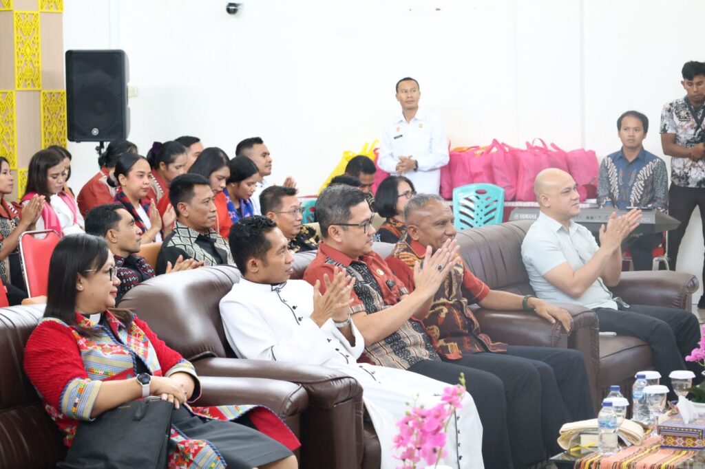 Kakanwil Ditjen Imigrasi NTT dalam Natal Oikumene
