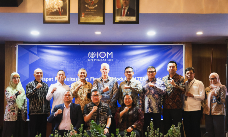Cover Rapat Konsultasi Finalisasi Modul Pengembangan Kapasitas Pos Perbatasan Darat Kanwil Ditjen Imigrasi NTT