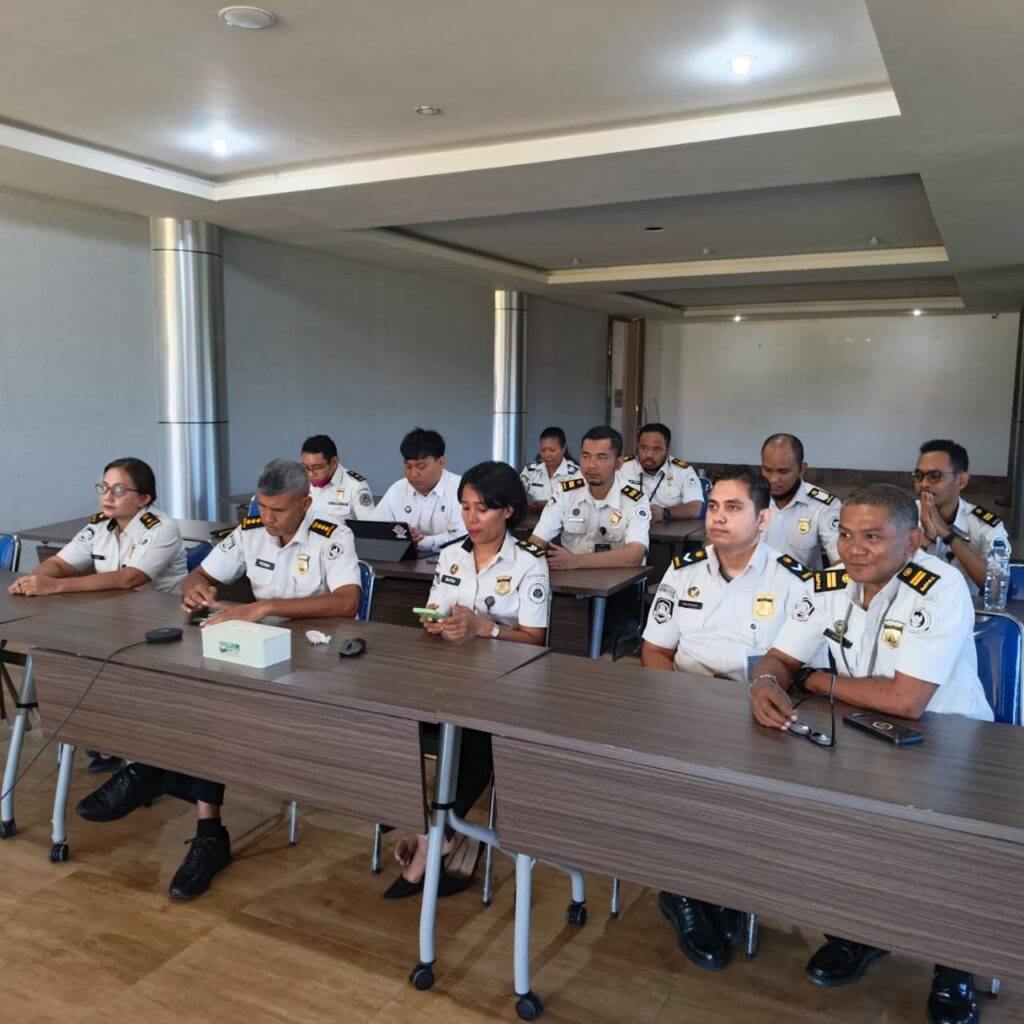 Pegawai Kanwil Ditjen Imigrasi NTT Mengikuti Arahan Wamen Imipas Di NTT