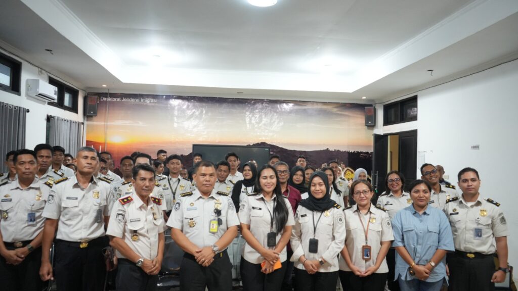 Tim Kanwil Ditjen Imigrasi NTT Di Maumere