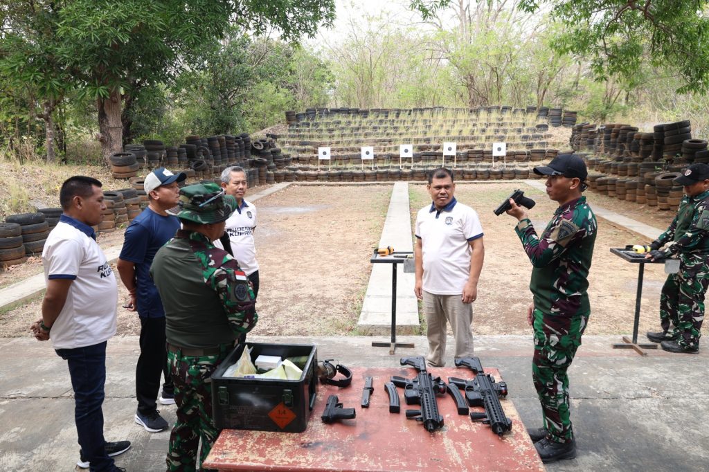 Latihan Menembak untuk Jajaran Kanwil Ditjen Imigrasi NTT