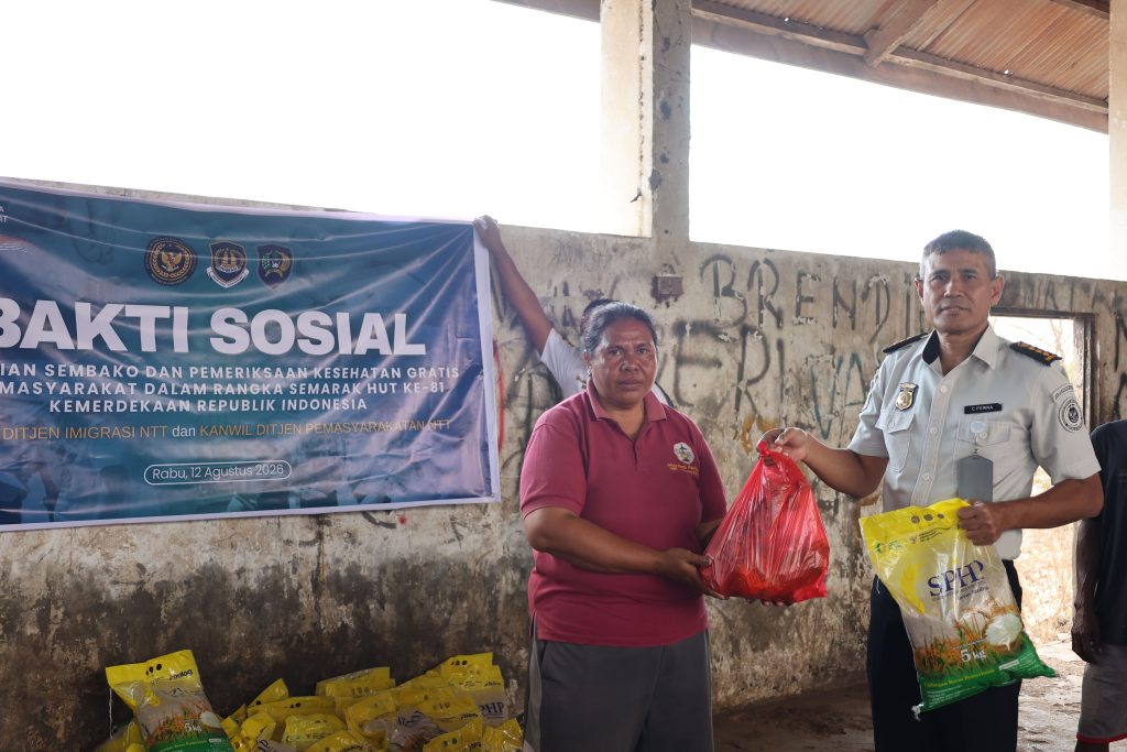 Bakti Sosial Kanwil Ditjen Imigrasi NTT