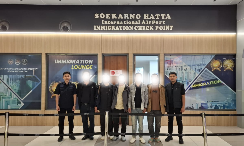 Cover Imigrasi NTT Deportasi WNA Tiongkok