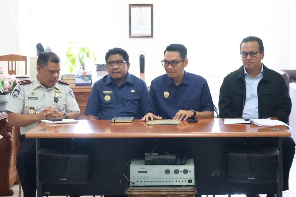 Kakanwil Ditjen Imigrasi NTT dalam Rapat Koordinasi Sumba
