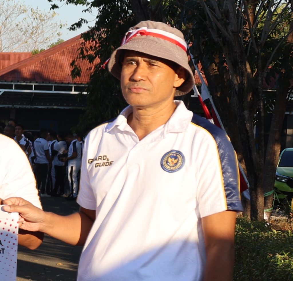 Plt Kabagtum Kanwil Ditjen Imigrasi NTT dalam Fun Walk HUT RI Ke 81