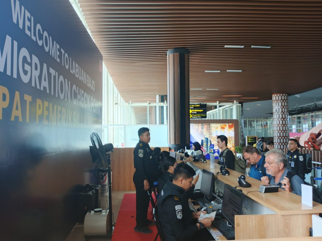 TPI Bandara Labuan Bajo Tetap Berjalan Pascagempa Imigrasi NTT